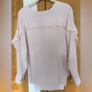 Banana Republic Bliuse. Great for work or a spring event